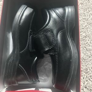 Hush Puppies Boys Dress Shoes (New, Sz 9W)